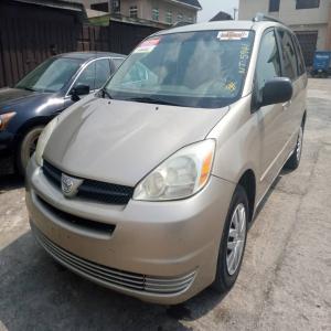 Buy a Used Toyota sienna for sale in Lagos