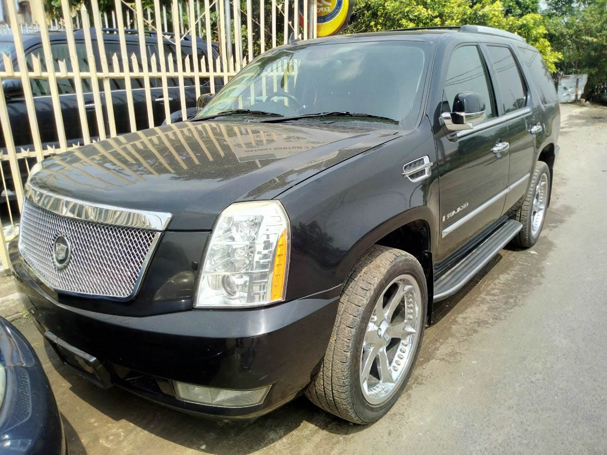Buy 2009 foreign-used Cadillac Escalade Lagos