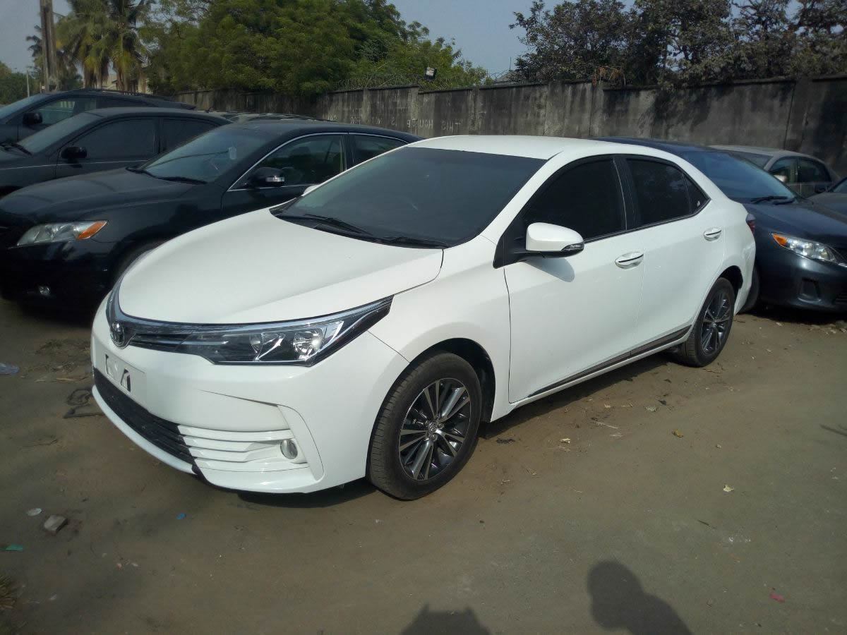 Buy 2017 foreign-used Toyota Corolla Lagos