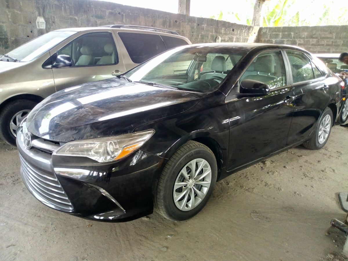 Buy 2016 foreign-used Toyota Camry Lagos