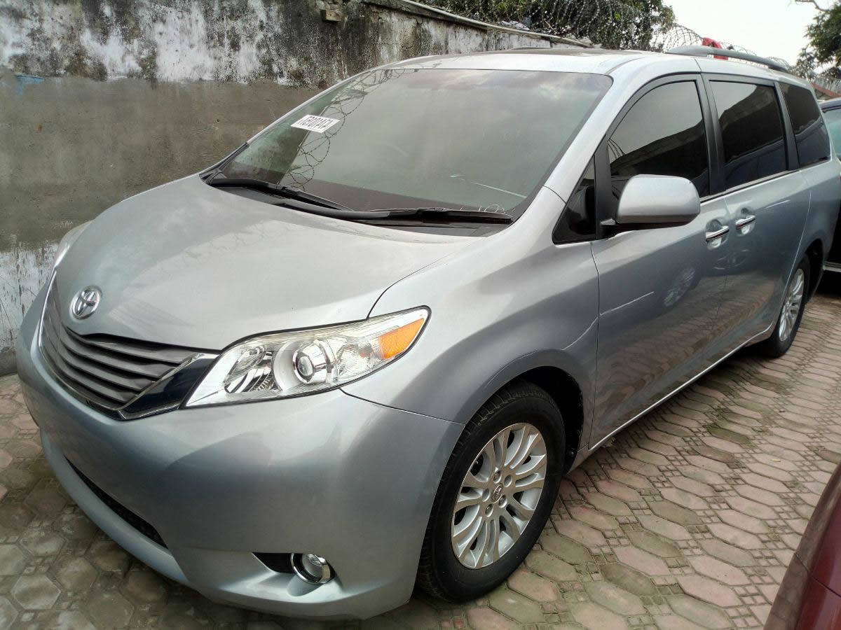 Buy 2015 foreign-used Toyota Sienna Lagos