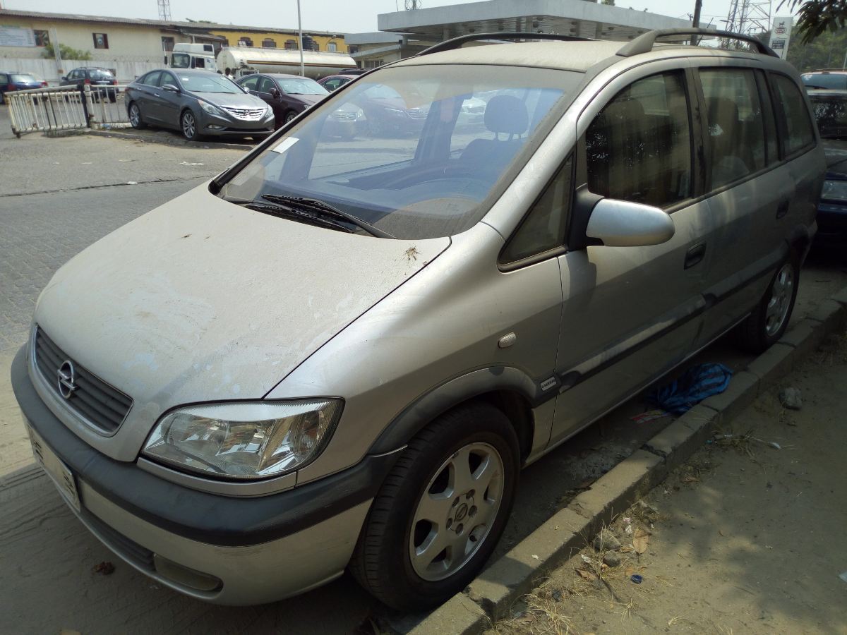 Buy 2000 foreign-used Opel Zafira Lagos