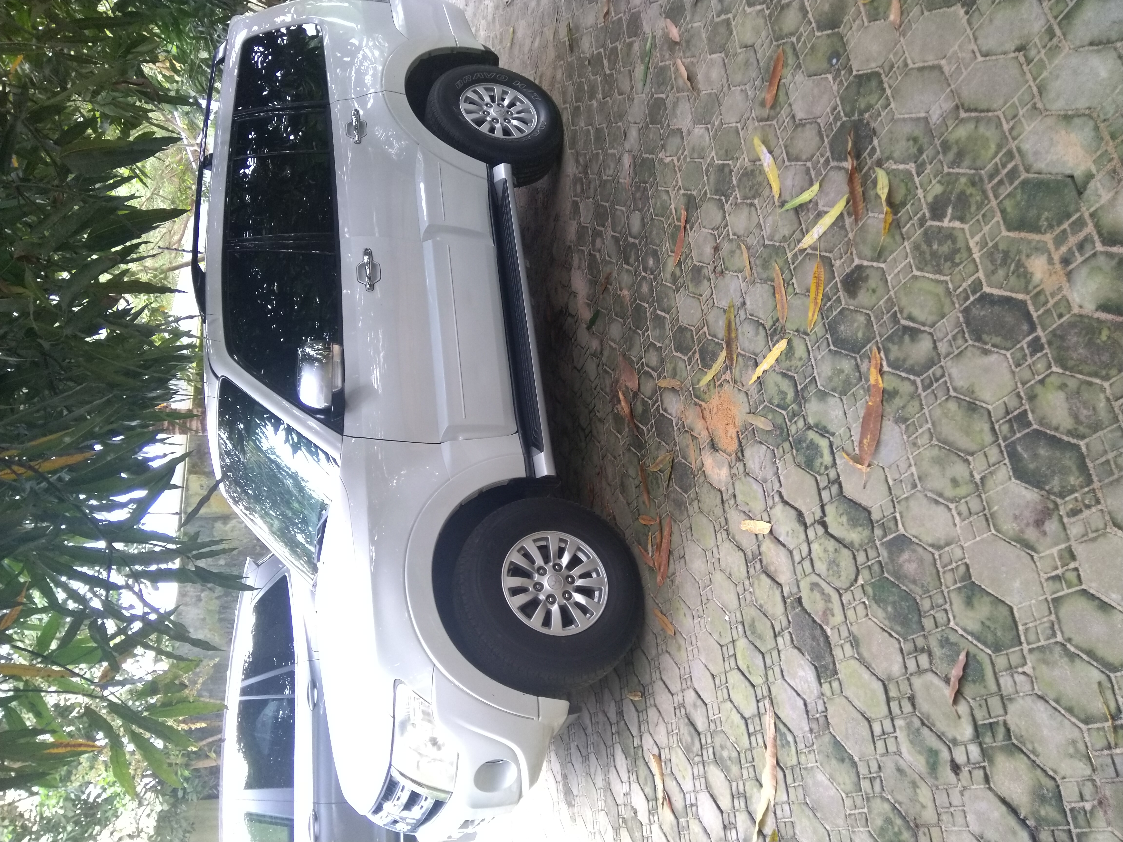 Buy 2013 foreign-used Mitsubishi Pajero Lagos