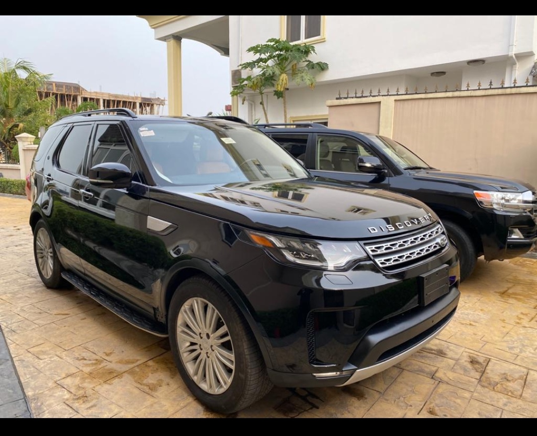 Buy 2017 foreign-used Land-rover Discovery Lagos