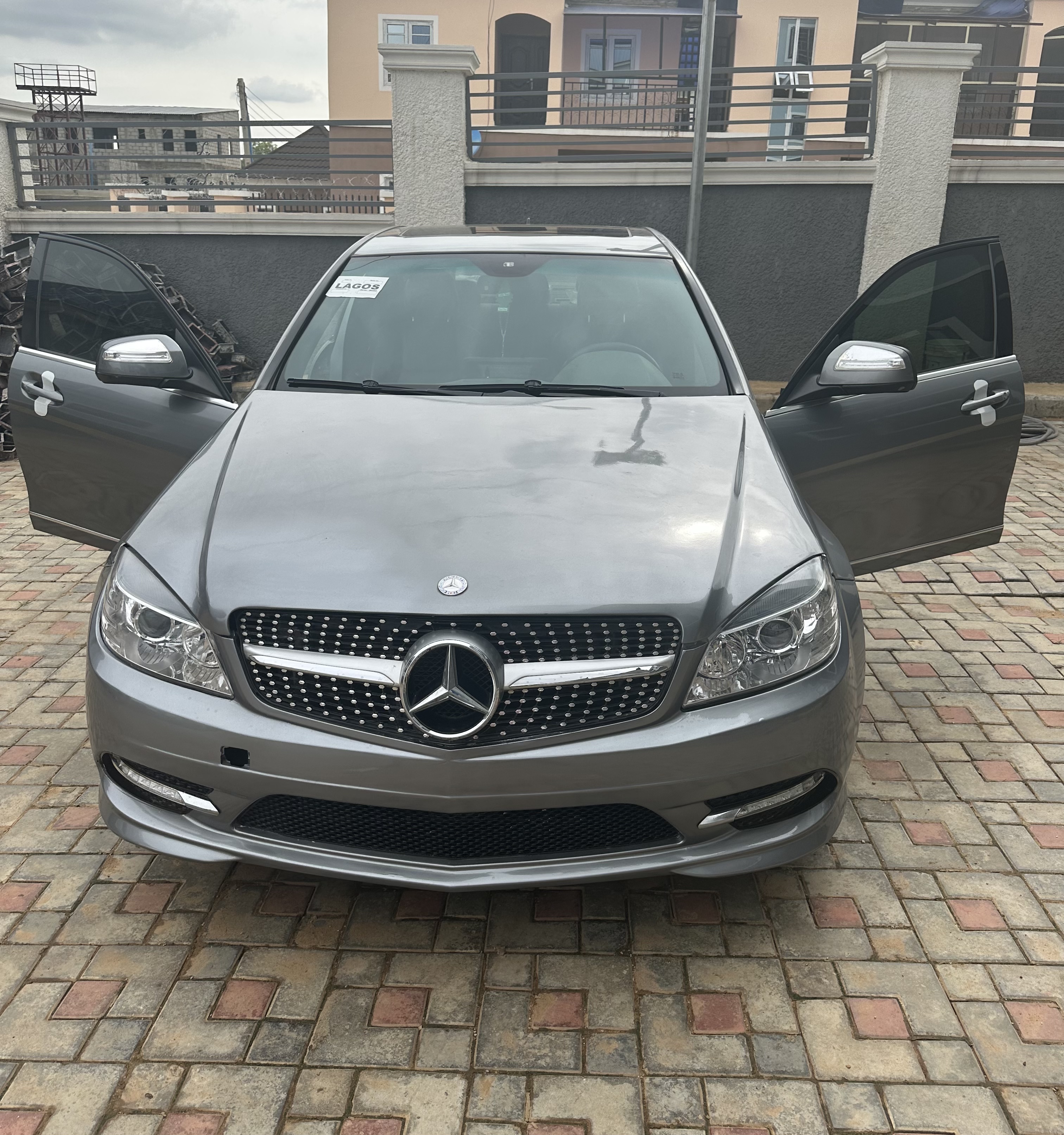 Buy 2008 foreign-used Mercedes-benz C300 Abuja