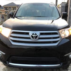  Tokunbo (Foreign Used) 2013 Toyota Highlander available in Lagos