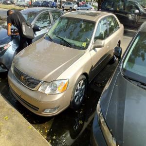 Foreign-used 2001 Toyota Avalon available in Lagos