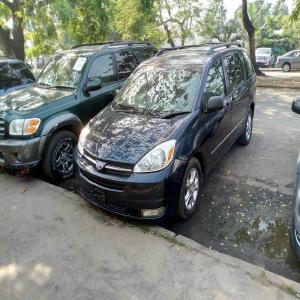 Foreign-used 2007 Toyota Sienna available in Lagos