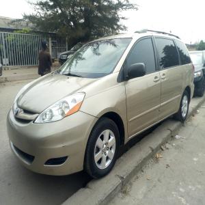 Foreign-used 2008 Toyota Sienna available in Lagos