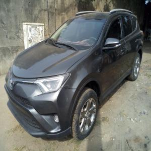  Tokunbo (Foreign Used) 2018 Toyota RAV4 available in Lagos
