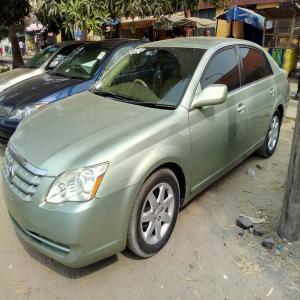  Tokunbo (Foreign Used) 2005 Toyota Avalon available in Lagos