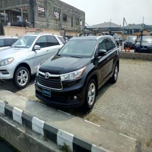 Buy a  brand new  2015 Toyota Highlander for sale in Lagos