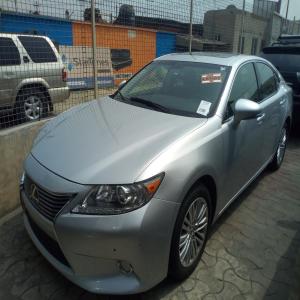 Buy a  brand new  2013 Lexus ES for sale in Lagos