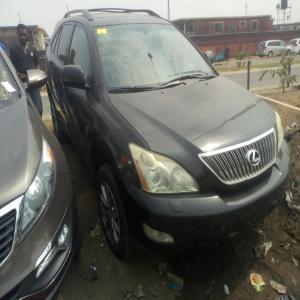  Tokunbo (Foreign Used) 2004 Lexus RX available in Ikeja