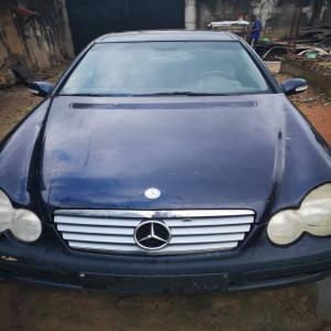  Tokunbo (Foreign Used) 2004 Mercedes-benz C230 available in Ikeja