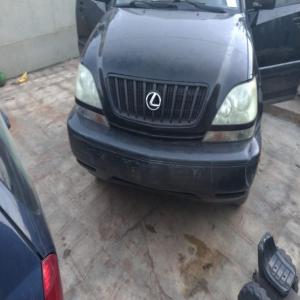  Tokunbo (Foreign Used) 2002 Lexus Rx available in Ikeja