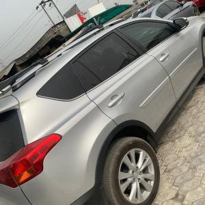  Tokunbo (Foreign Used) 2014 Toyota Rav4 available in Lagos