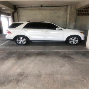  Nigerian Used 2015 Mercedes-benz Ml350 available in Ikeja