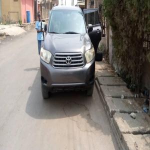  Tokunbo (Foreign Used) 2008 Toyota Highlander available in Ikeja
