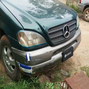  Nigerian Used 1999 Mercedes-benz Ml320 available in Ikeja