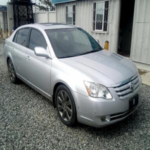  Tokunbo (Foreign Used) 2005 Toyota Avalon available in Lagos