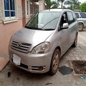  Nigerian Used 2001 Toyota Avensis available in Lagos