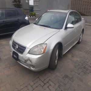  Nigerian Used 2003 Nissan Altima available in Ikeja