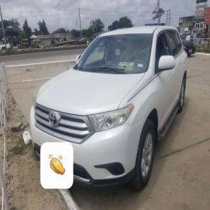  Nigerian Used 2011 Toyota Highlander available in Lagos