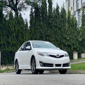  Tokunbo (Foreign Used) 2014 Toyota Camry available in Central-business-district