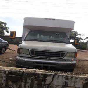 Foreign-used 2006 Ford Econoline available in Lagos