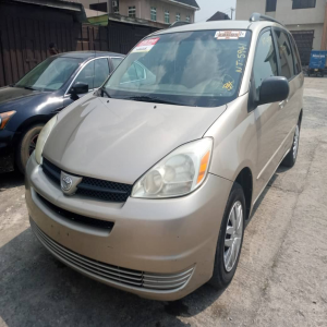  Tokunbo (Foreign Used) 2007 Toyota Sienna available in Ikeja