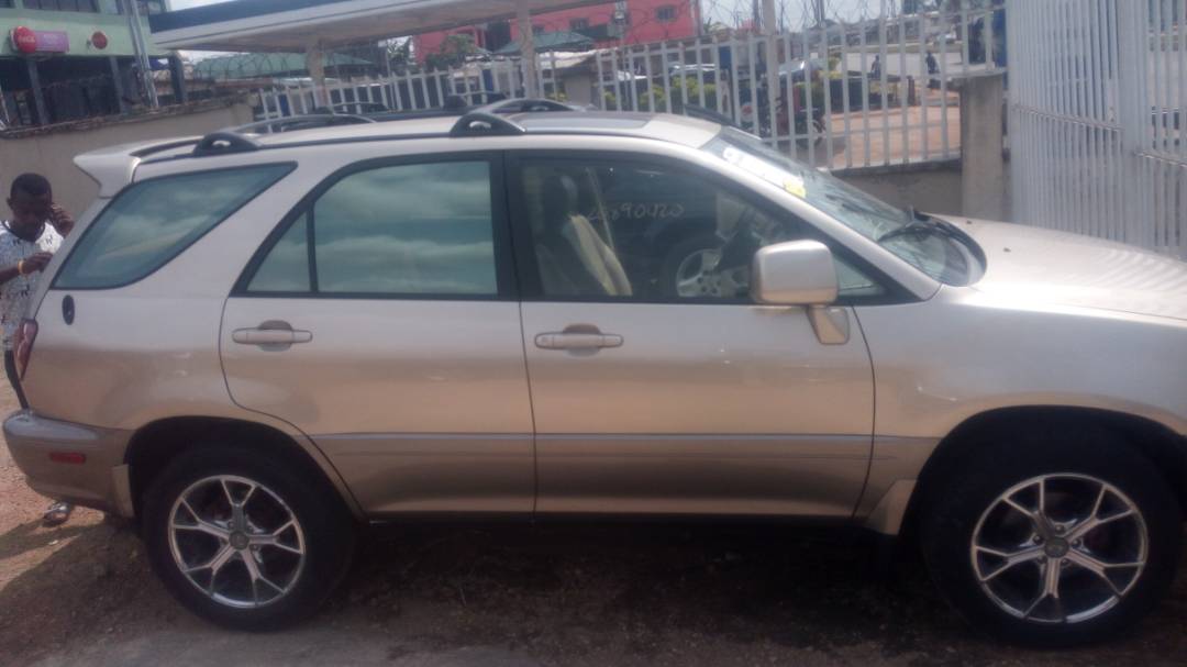 Buy 2002 foreign-used Lexus RX Lagos