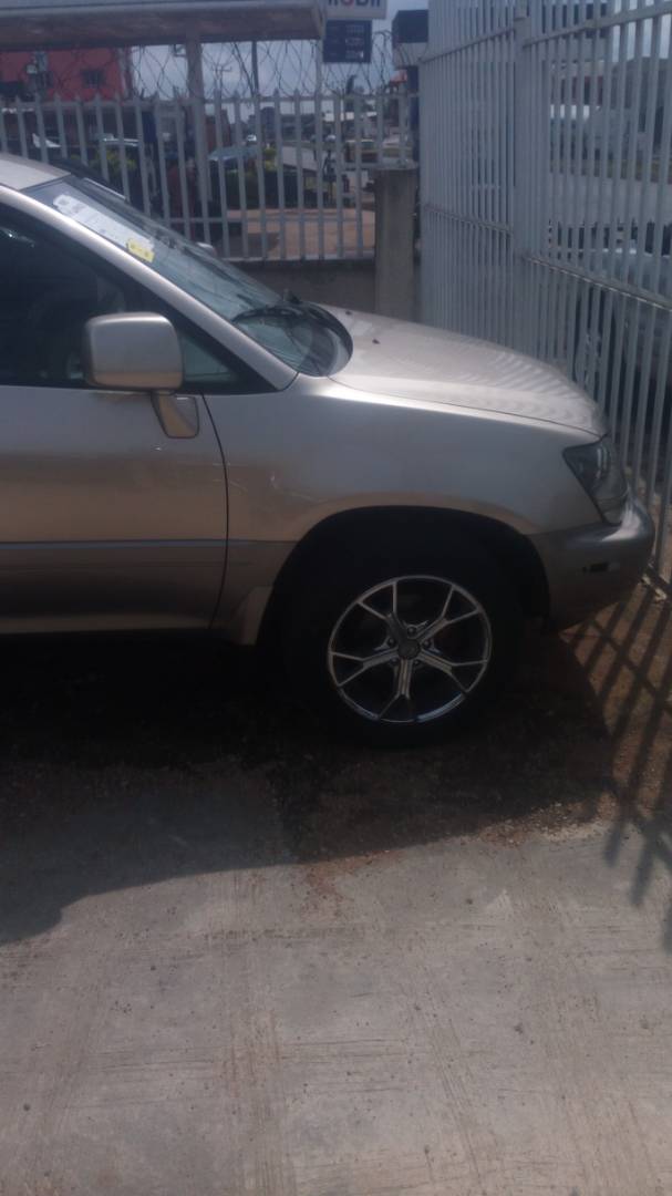Buy 2002 foreign-used Lexus RX Lagos