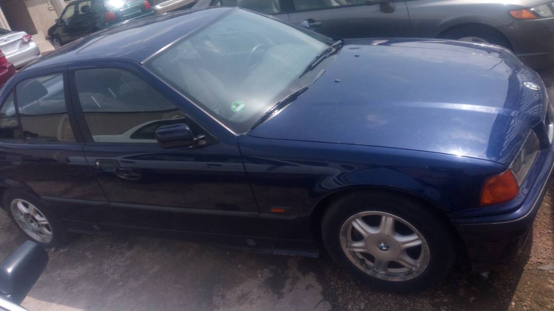 Buy 2005 foreign-used Bmw 320 Lagos