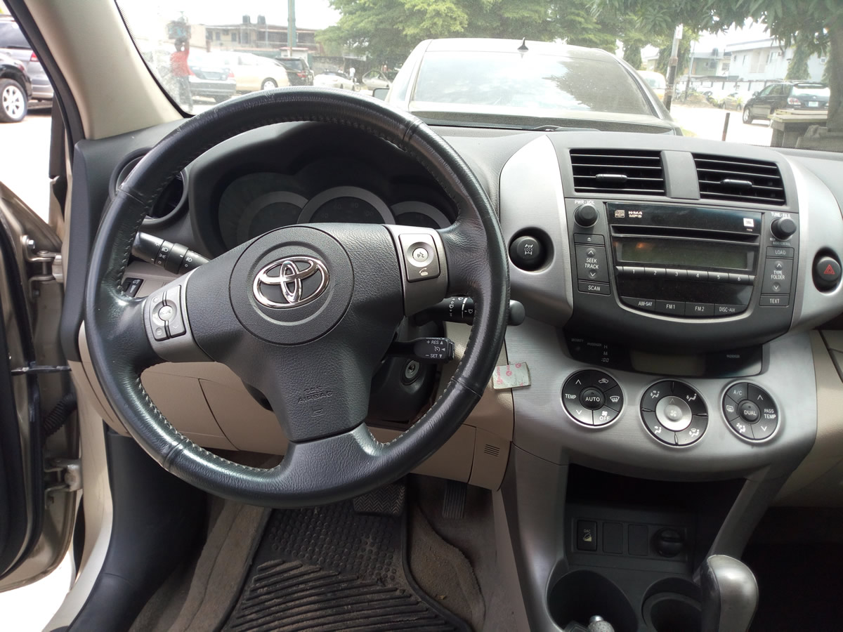 Buy 2006 foreign-used Toyota RAV4 Lagos