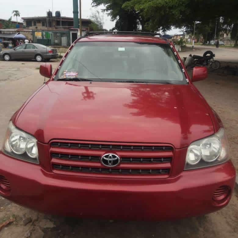 Buy 2004 foreign-used Toyota Highlander Lagos