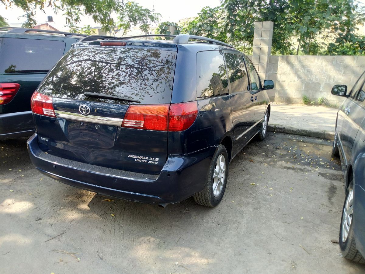Buy 2007 foreign-used Toyota Sienna Lagos