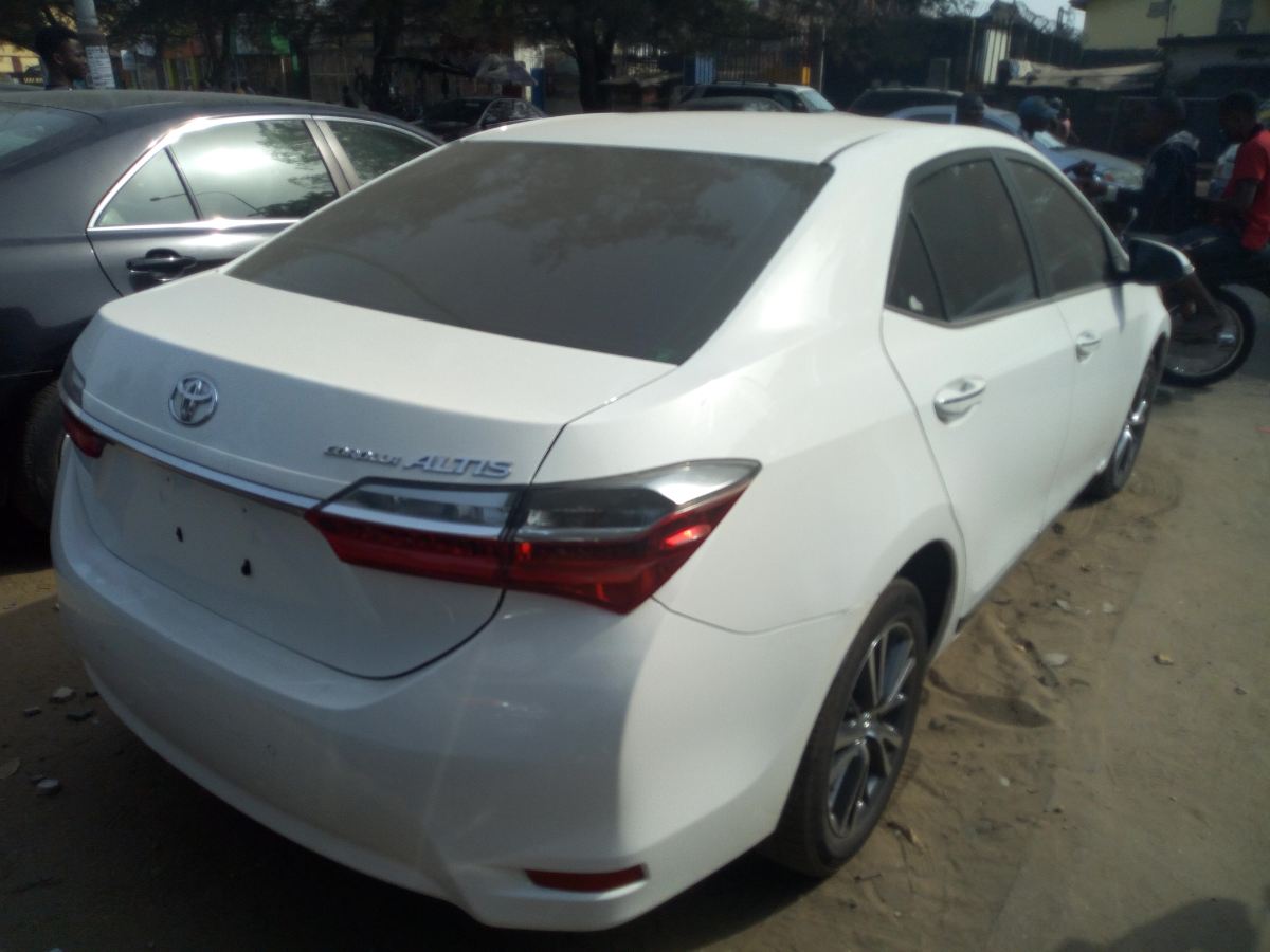 Buy 2017 foreign-used Toyota Corolla Lagos