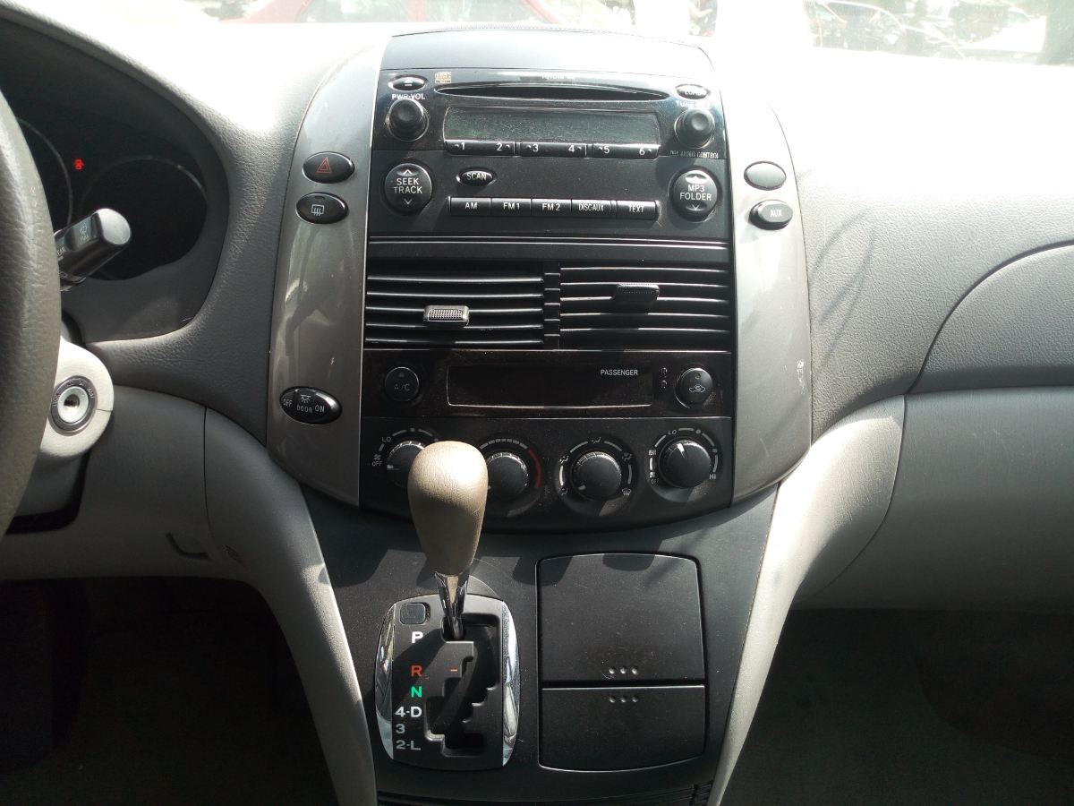 Buy 2005 foreign-used Toyota Sienna Lagos