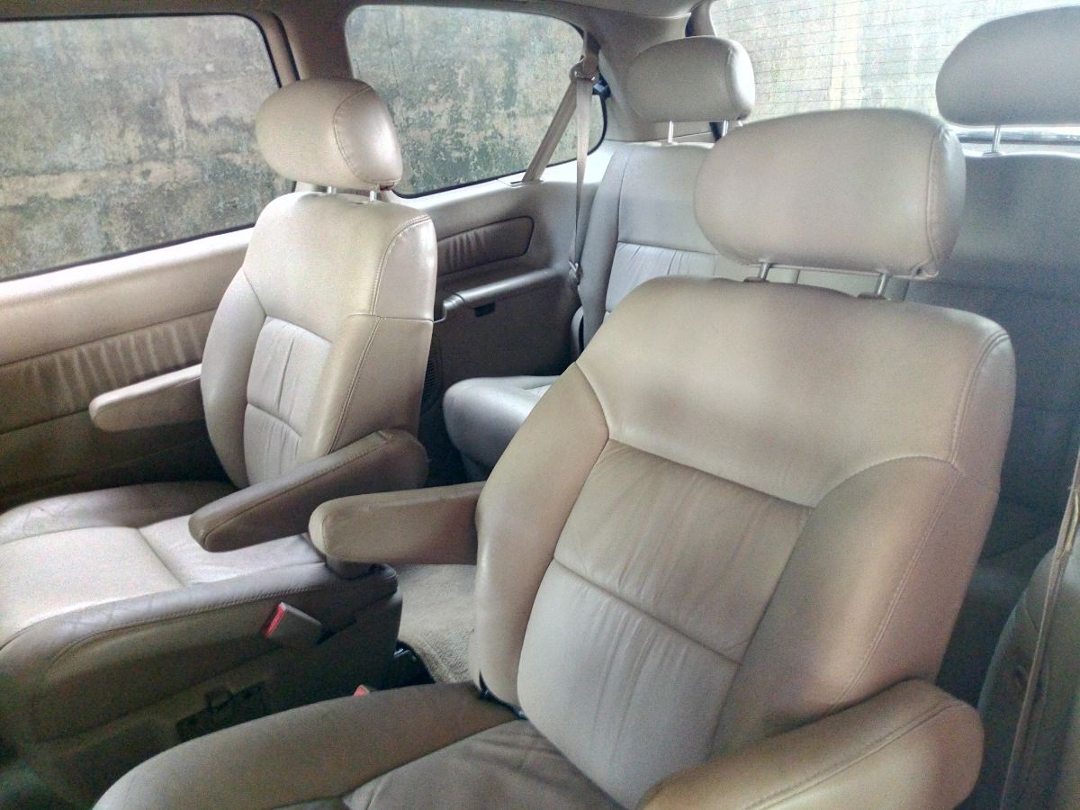 Buy 2000 foreign-used Toyota Sienna Lagos