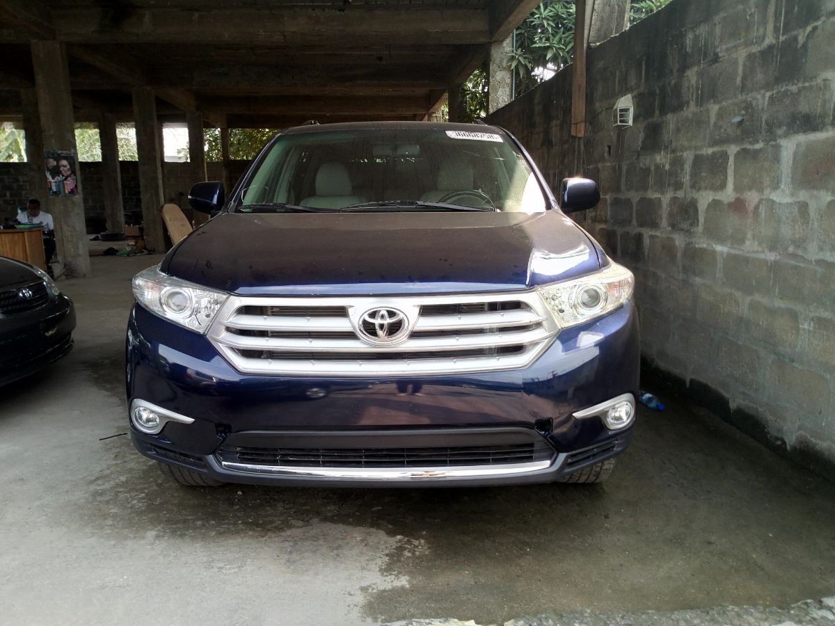 Buy 2012 foreign-used Toyota Highlander Lagos