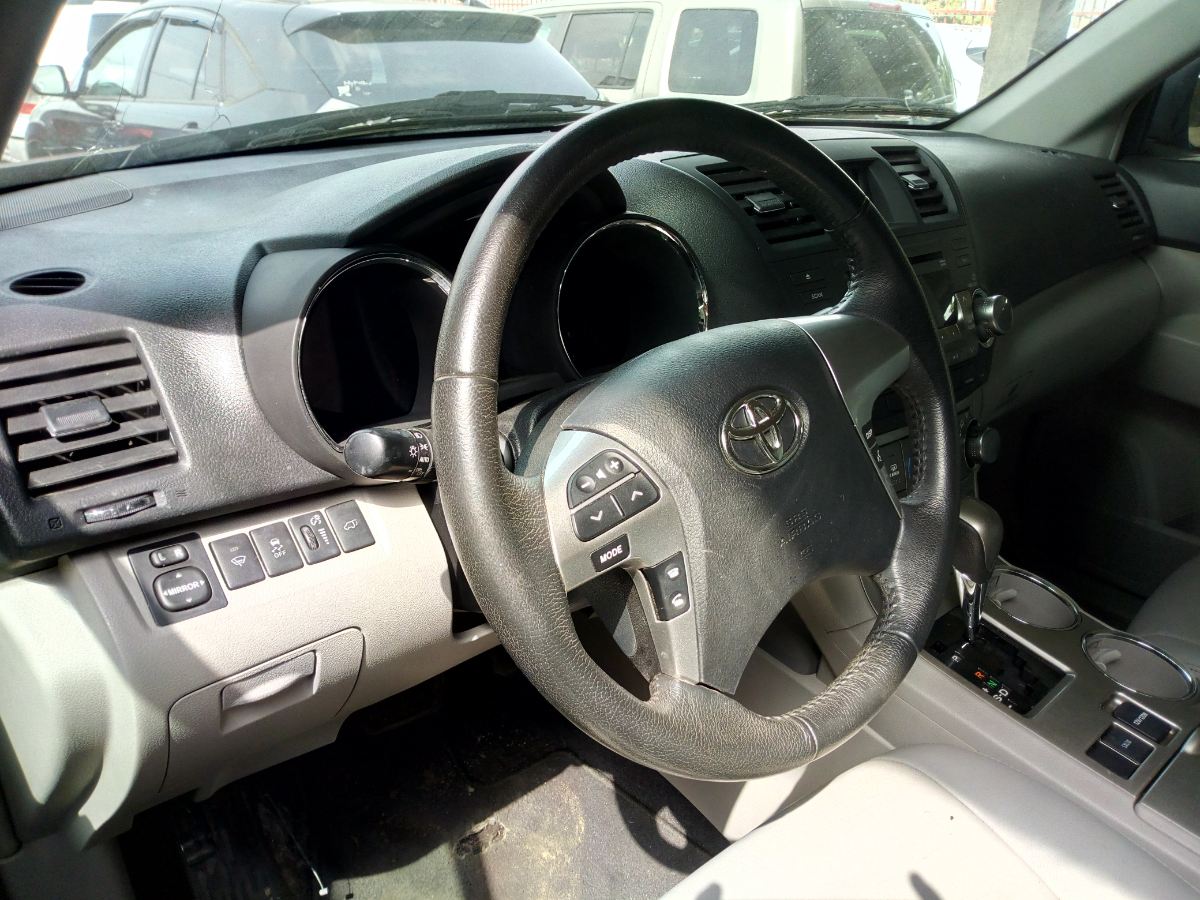 Buy 2012 foreign-used Toyota Highlander Lagos