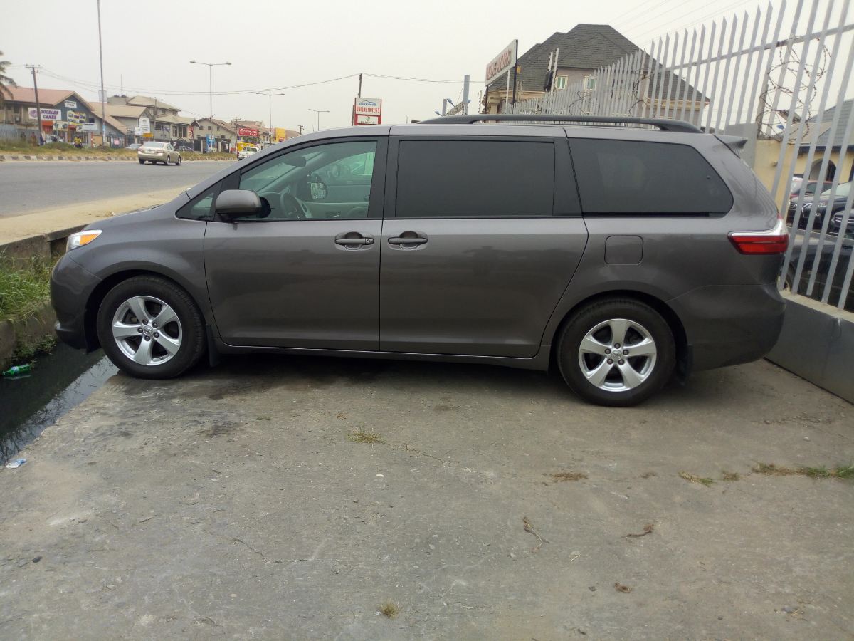 Buy 2016 foreign-used Toyota Sienna Lagos