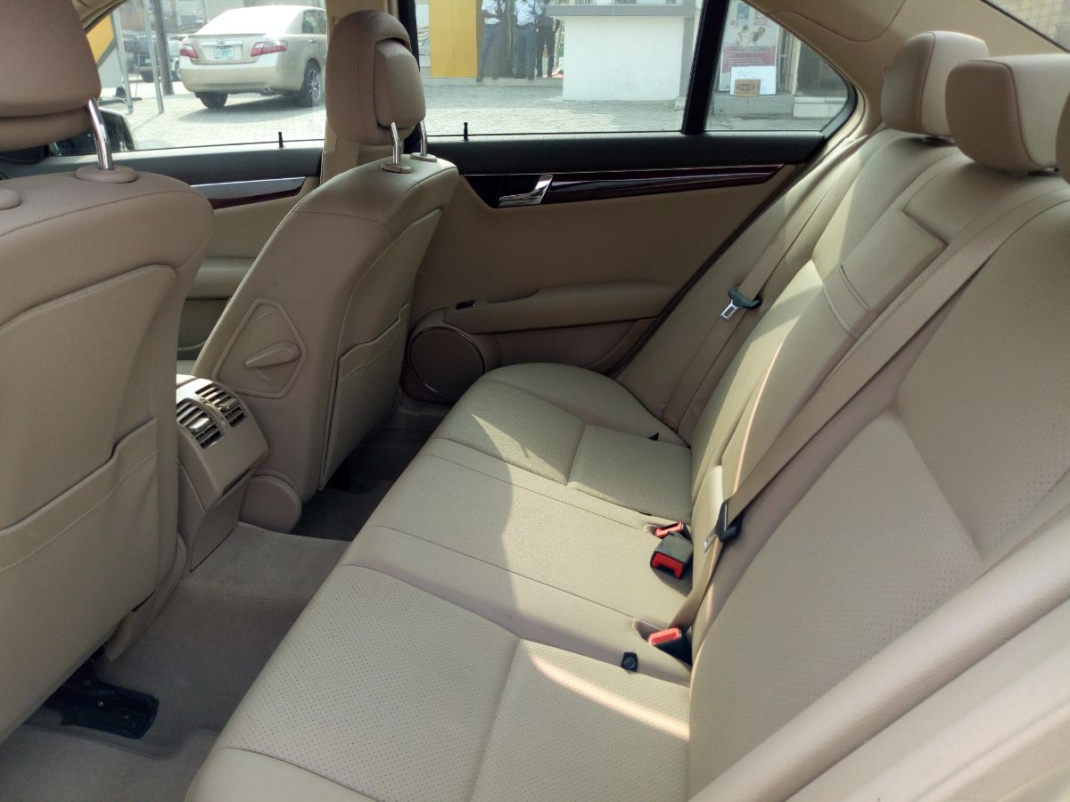 Buy 2010 foreign-used Mercedes-benz C Lagos