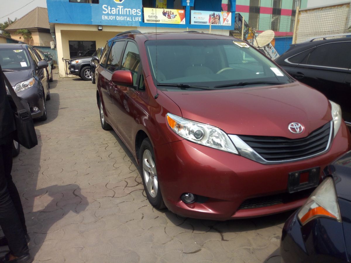 Buy 2011 foreign-used Toyota Sienna Lagos