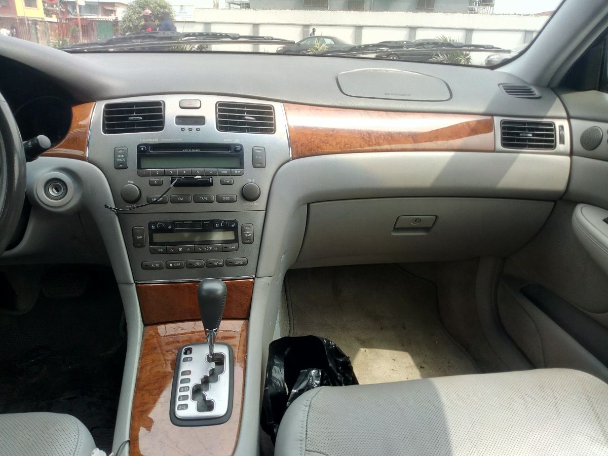 Buy 2005 foreign-used Lexus ES Lagos