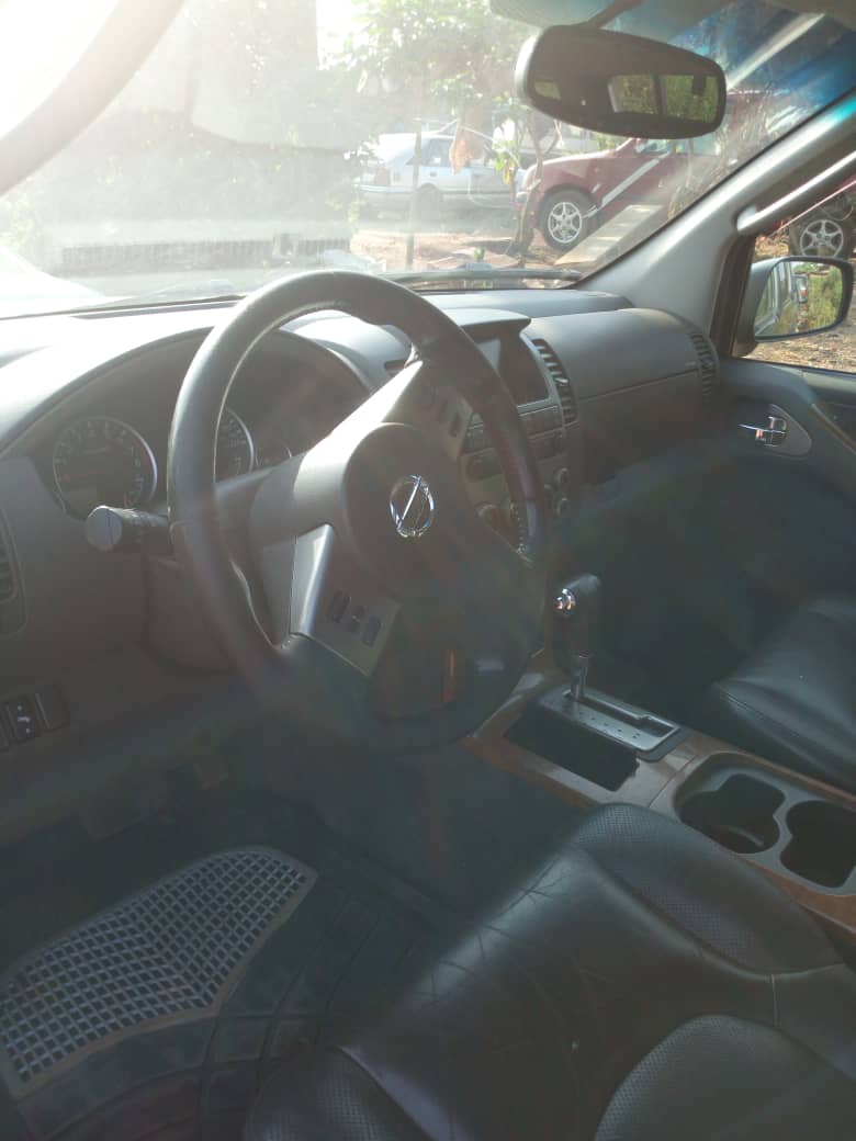 Buy 2004 foreign-used Nissan Pathfinder Oyo
