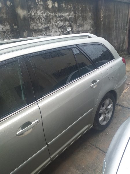 Buy 2007 foreign-used Toyota Avensis Rivers