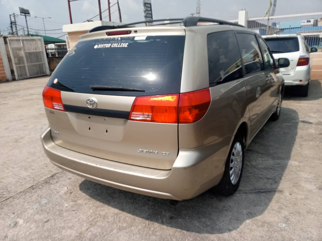 Buy 2004 foreign-used Toyota Sienna Lagos