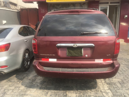 Buy 2002 used Chrysler Town & Country Lagos